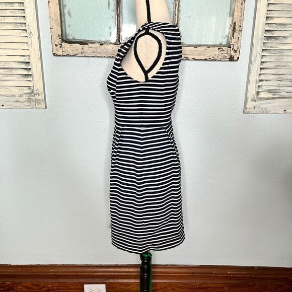 Adorable Fitted Sleeveless Dress by Kate Spade - Picture 3 of 13